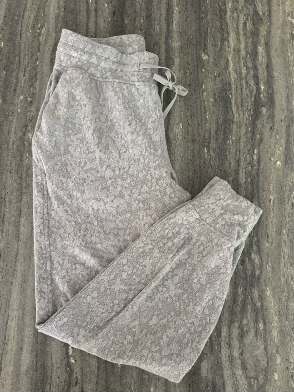 Lululemon Sweatpants – Gray Textured – Comfy Fit - Worn Twice